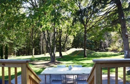 Henryville Casa | Cozy Pocono Retreat-Modern 3 bed