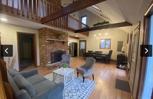 Riverside Estates Cabina | Cozy Poconos Cabin Getaway Kalahari & Great Wolf Lodge, Casinos,& Ski Resorts