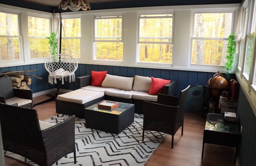 Riverside Estates Cabina | Cozy Poconos Cabin Getaway Kalahari & Great Wolf Lodge, Casinos,& Ski Resorts