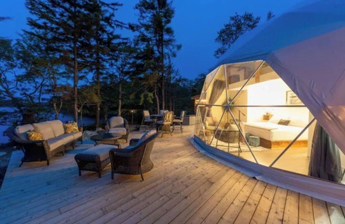 Clare Cabaña | Cozy Point Retreat - Luxury, King Beds & Hot Tub