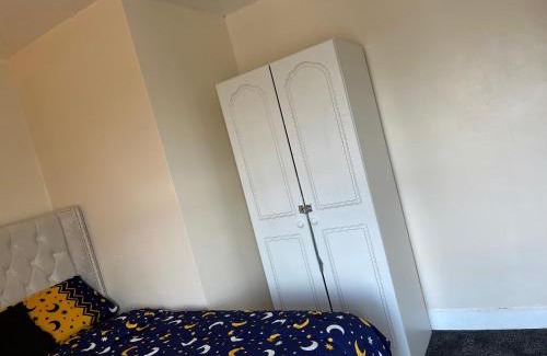 Hillsborough Cama Y Desayuno | Cozy Private Blackout Room