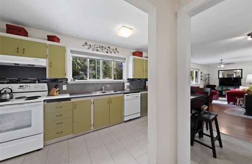 Scotch Creek Cabaña | Cozy Private Cottage Near Lake!
