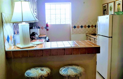 Rockley Apartamento | Cozy Private Cottage in Fabulous Accra / Rockley Beach Location!