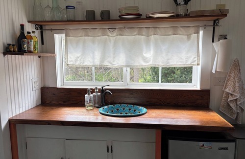 Leicester Cabaña | Cozy Private cottage in Asheville with WiFi, AC- minutes to fun!