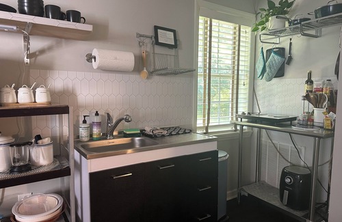 Northeast Raleigh Apartamento | Cozy Private Guest House near Neuse River
