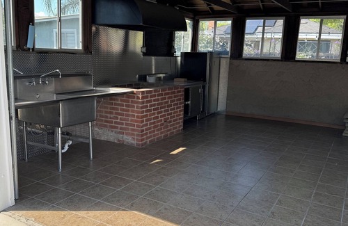 Tulare Casa | Cozy, private parking and centrally located home in Tulare!