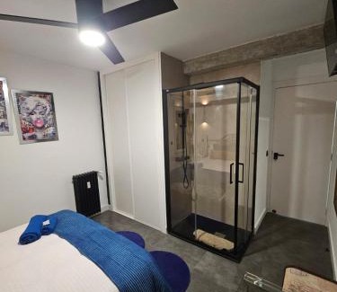 Canillas Casa | Cozy private room with shower #1