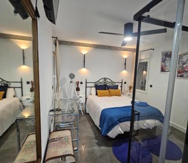 Canillas Casa | Cozy private room with shower #1