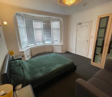 Mayfield Casa | Cozy Private Rooms in Homestay