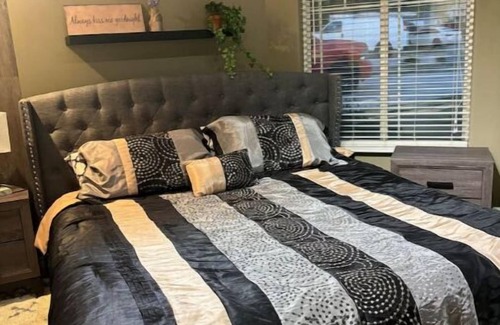 Armstrong Cama Y Desayuno | Cozy & Private Self-Contained Suite in Armstrong