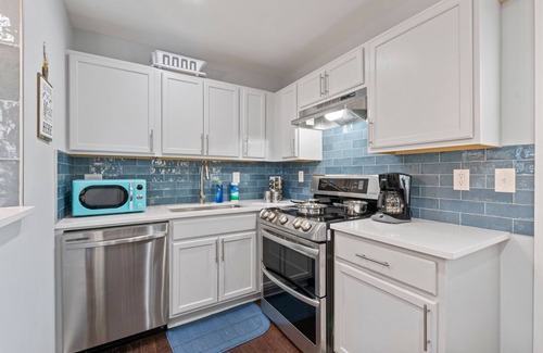 Atlanta Casa | “Cozy Private Suite Spacious Room + Bath + Living Area