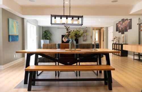Elora Apartamento | Cozy Private Suite with Year-Round Hot Tub