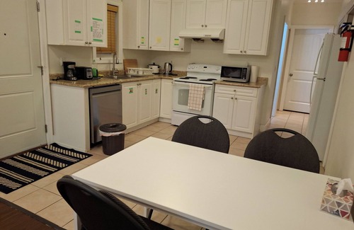 Richmond Casa | Cozy Private Two Bedroom, One bath Suite