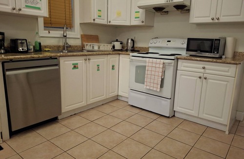 Richmond Casa | Cozy Private Two Bedroom, One bath Suite