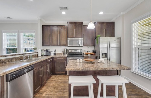 Pooler Casa | Cozy Professional Townhouse