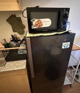 Project 4 Apartamento | Cozy QC Condo with Karaoke Pool & Fast WiFi