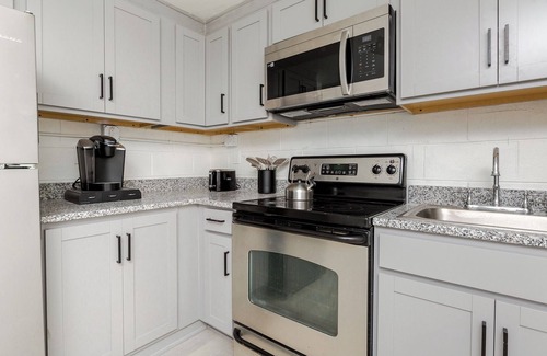 Fuquay-Varina Casa | Cozy Quay Private Pet-Friendly 2 BR Duplex WiFi King Bed