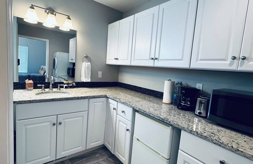 Mountain View Apartamento | Cozy Queen, Private Bathroom and Entryway