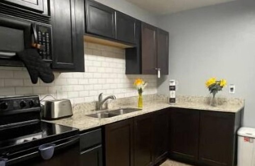 Oak Hill Casa | Cozy Quiet 2 Queen Bds 💎 West Jax (Pet Friendly)