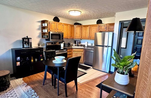 Davis Casa | Cozy, Quiet, Couples or Singles Mountain Retreat in Beautiful Canaan Valley!