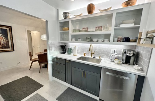 Washington Ave./ Memorial Park Casa | PET FRIENDLY! Private Quiet Home! Spring 2025 Special!