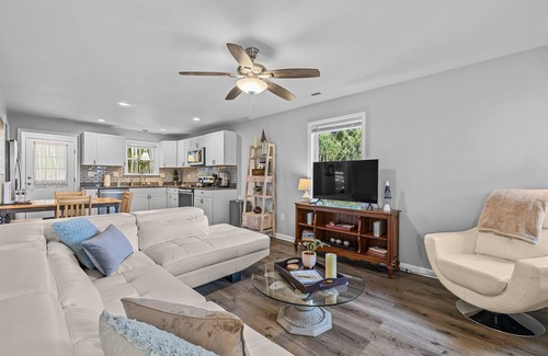 Hendersonville Casa | Cozy, quiet, yet close to downtown, super-fast 1G Internet