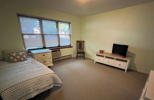 Secaucus Cama Y Desayuno | Cozy & quite your home away from home. Public transport steps away