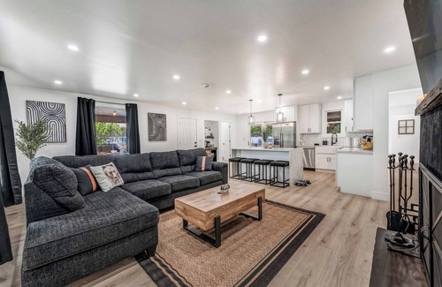 Albrightsville Cabina | Cozy Ranch by the Lake w/Hot Tub in the Mountains