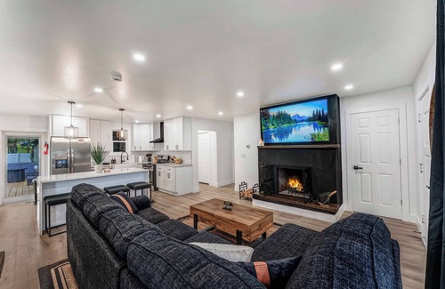 Albrightsville Cabina | Cozy Ranch by the Lake w/Hot Tub in the Mountains