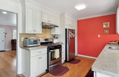 Davis Tract Casa | Cozy Ranch-Style House w/Zen Garden