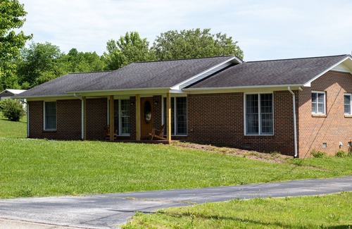Sparta Casa | Cozy Ranch Style Home