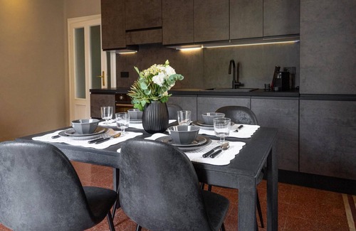 Bergamo Apartamento | Cozy recently renovated apartment adjacent to center of Bergamo