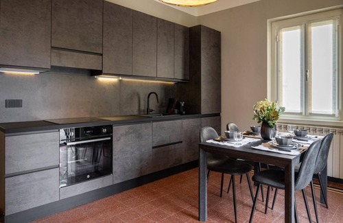 Bergamo Apartamento | Cozy recently renovated apartment adjacent to center of Bergamo