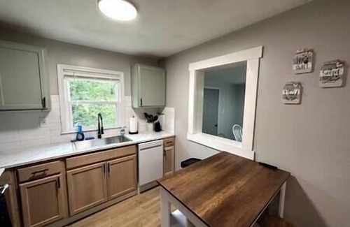 Danville Casa | Cozy Red Door Cottage - 5 mins from Casino