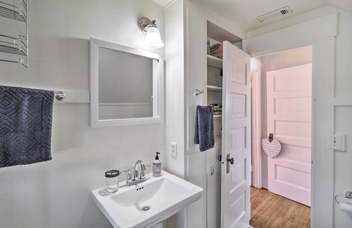 Redlands Casa | Cozy Redlands Duplex w/ Grill & Shared Yard!