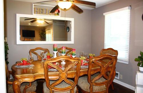 Forest Park Casa | Cozy, Relaxing 4-Bedroom House in Forest Park