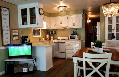 Kissimmee Cabaña | Cozy Relaxing Cottage