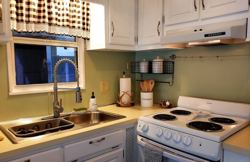 Kissimmee Cabaña | Cozy Relaxing Cottage