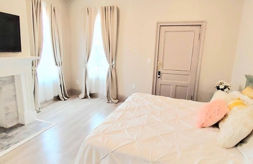 Eastside Apartamento | Cozy Remodeled Historic House 12 minutes walk to Forsyth Park