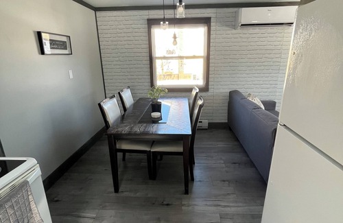 Bathurst Casa | Cozy remodelled house minutes away from hiking trails and Chaleur Bay