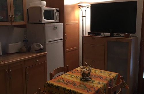 Saint-Martin-de-Bromes Apartamento | Acogedor alojamiento con terraza para 4 pers, cerca del lago Esparron