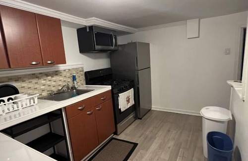 Teaneck Apartamento | Cozy renovated 2 bedroom basement unit !