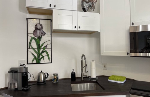 Hitch Village - Fred Wessels Homes Casa | Cozy renovated downtown house w/office