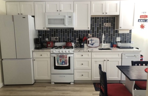 West Yarmouth Cabaña | Cozy, renovated home in a charming duplex cottage