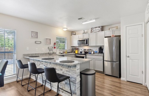 Babcock North Casa | Cozy Rental Near Medical Center, UTSA, Six Flags, Lackland AFB, La Cantera, Rim
