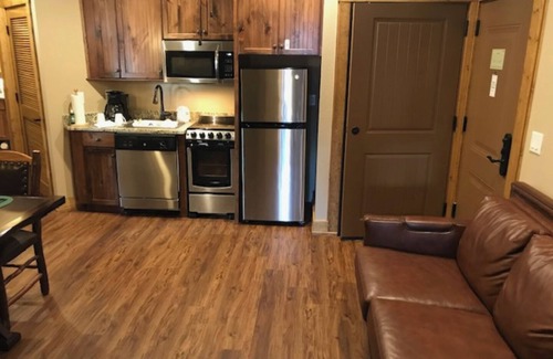 Gatlinburg Complejo | Cozy resort in charming Gatlinburg with WiFi Unit Q