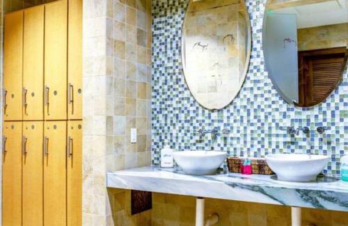 Westwood Apartamento | Cozy Resort-Style Experience - Garden View