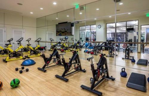 Westwood Apartamento | Cozy Resort-Style Experience - Garden View