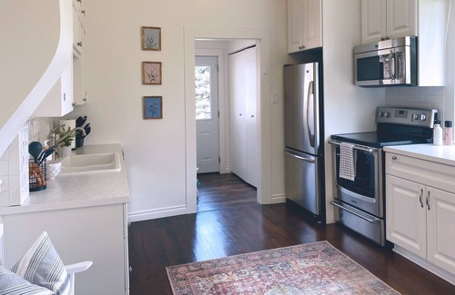 Spokane Casa | Cozy restored farmhouse on the river! Hot tub, wildlife and trails to explore!