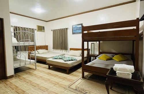 Nagcarlan Complejo | Cozy Retreat amidst nature, very spacious for families and groups, free WiFi